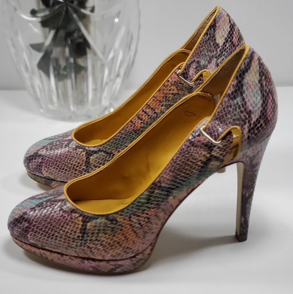 JESSICA SIMPSON MULTI-COLOR SNAKE SKIN PUMPS 8.5